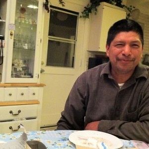 Meet your Posher, Víctor huanosta